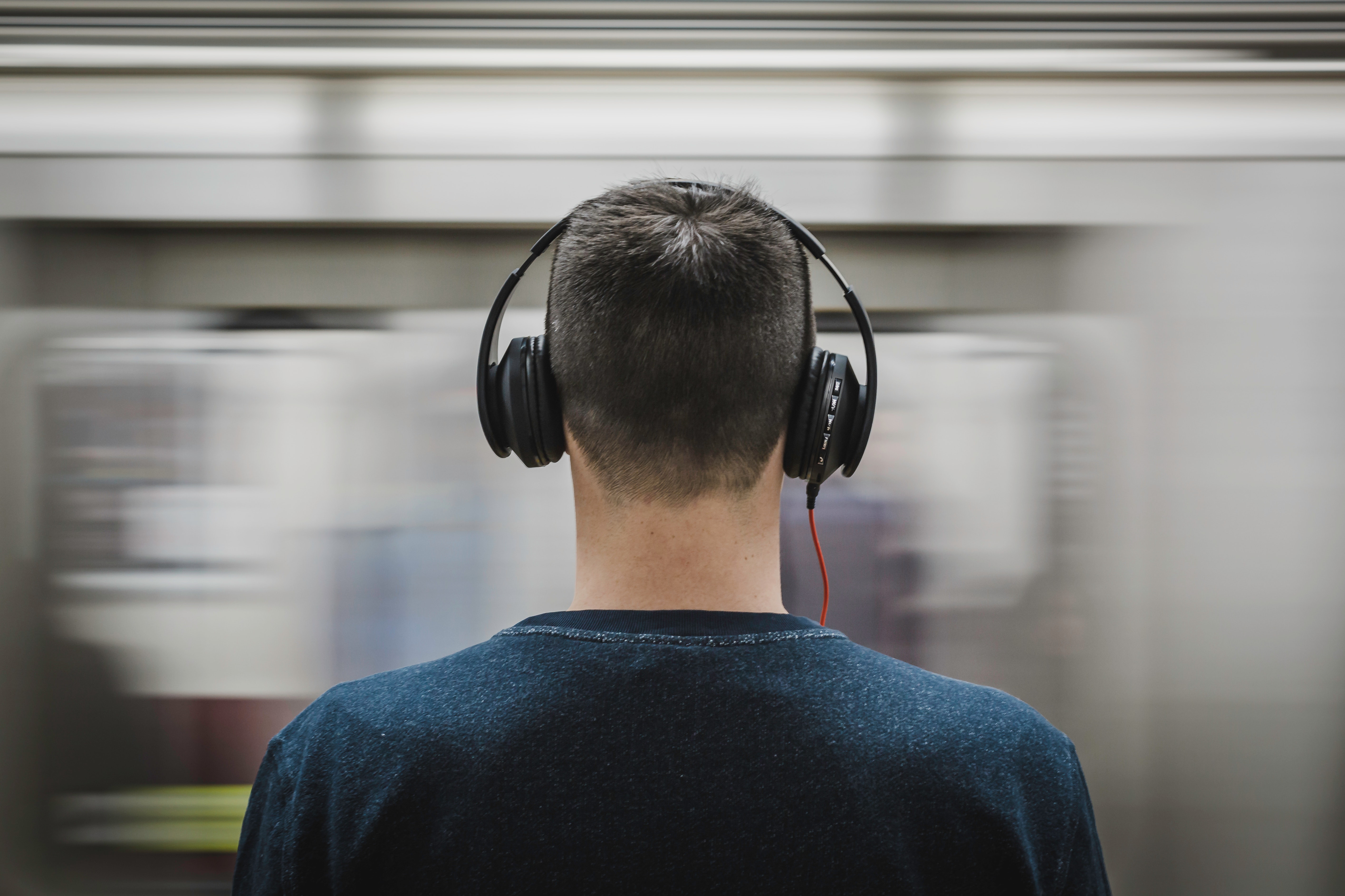 TEST: Vi tester headphones – Her er 4 favoritter!