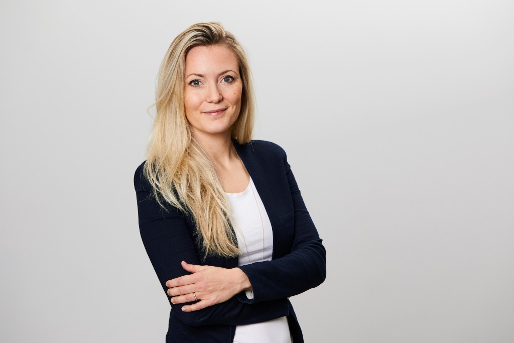 Linnéa Schmidt, netværkeren, Bizz Up