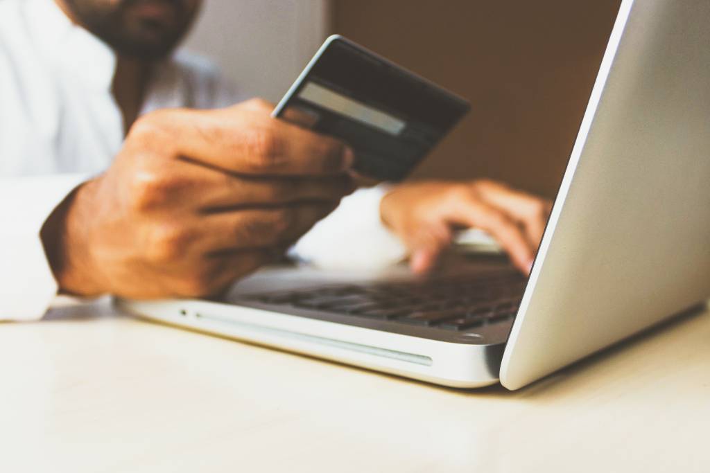 Verizon, Mastercard, Bizz Up