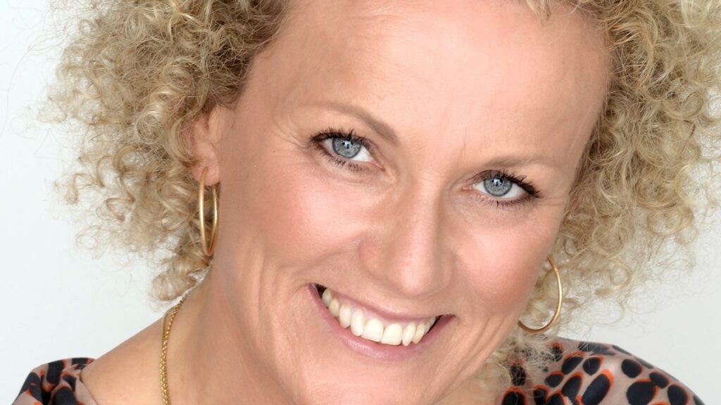 Camilla Clausen, netværkeren, Bizz Up