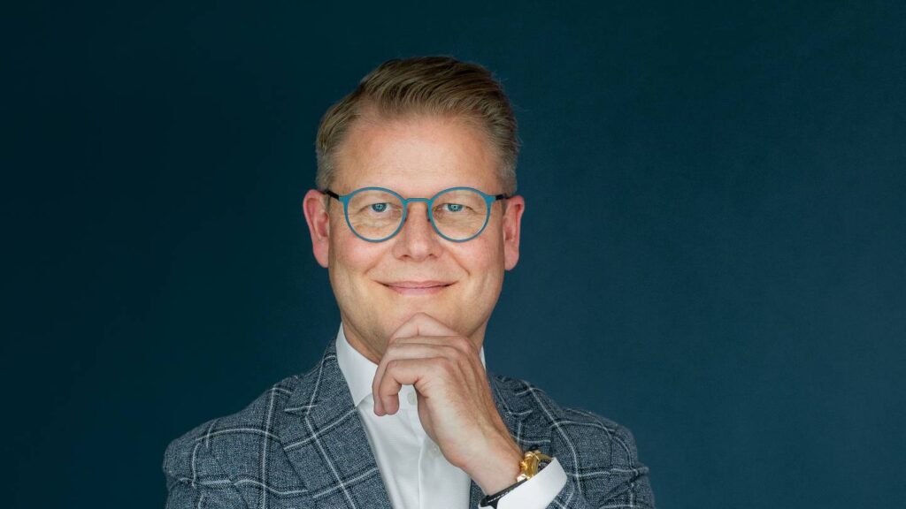 Lars Matjeka, One Decision, Bizz Up