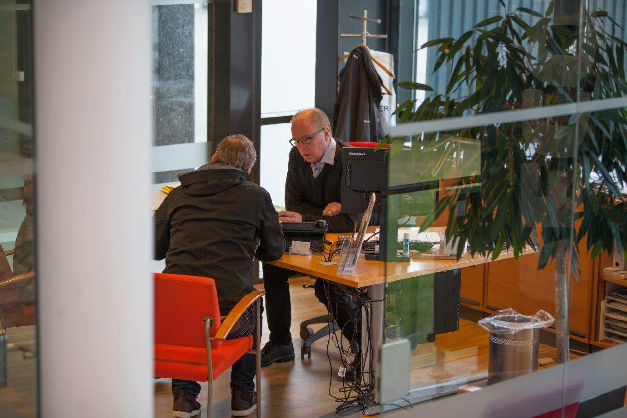 Bilforhandlere sælger tryghed: Hver anden vil købe samme bilmærke igen